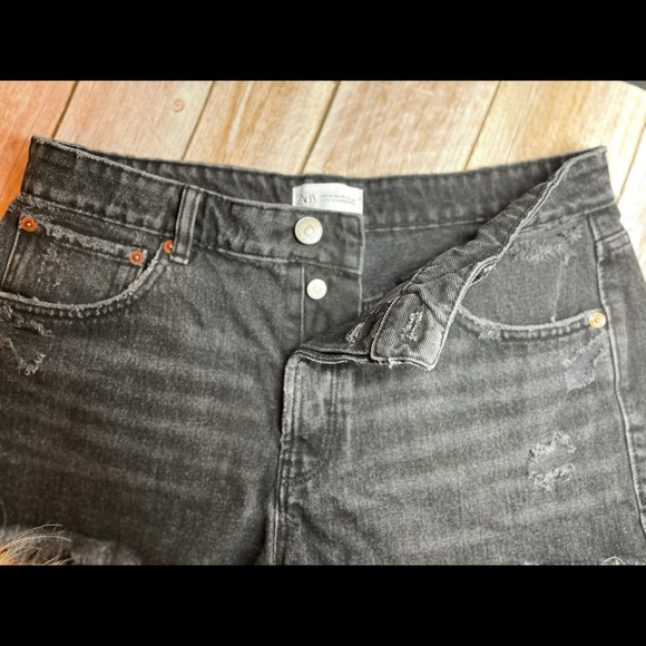Zara Frayed High Rise Denim Shorts | size 8 - Picture 5 of 7